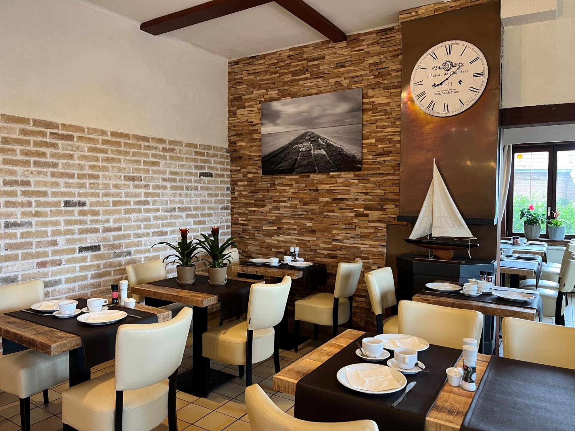 Hotel Westendia And Free Parking Top Breakfast Westende Exterior photo